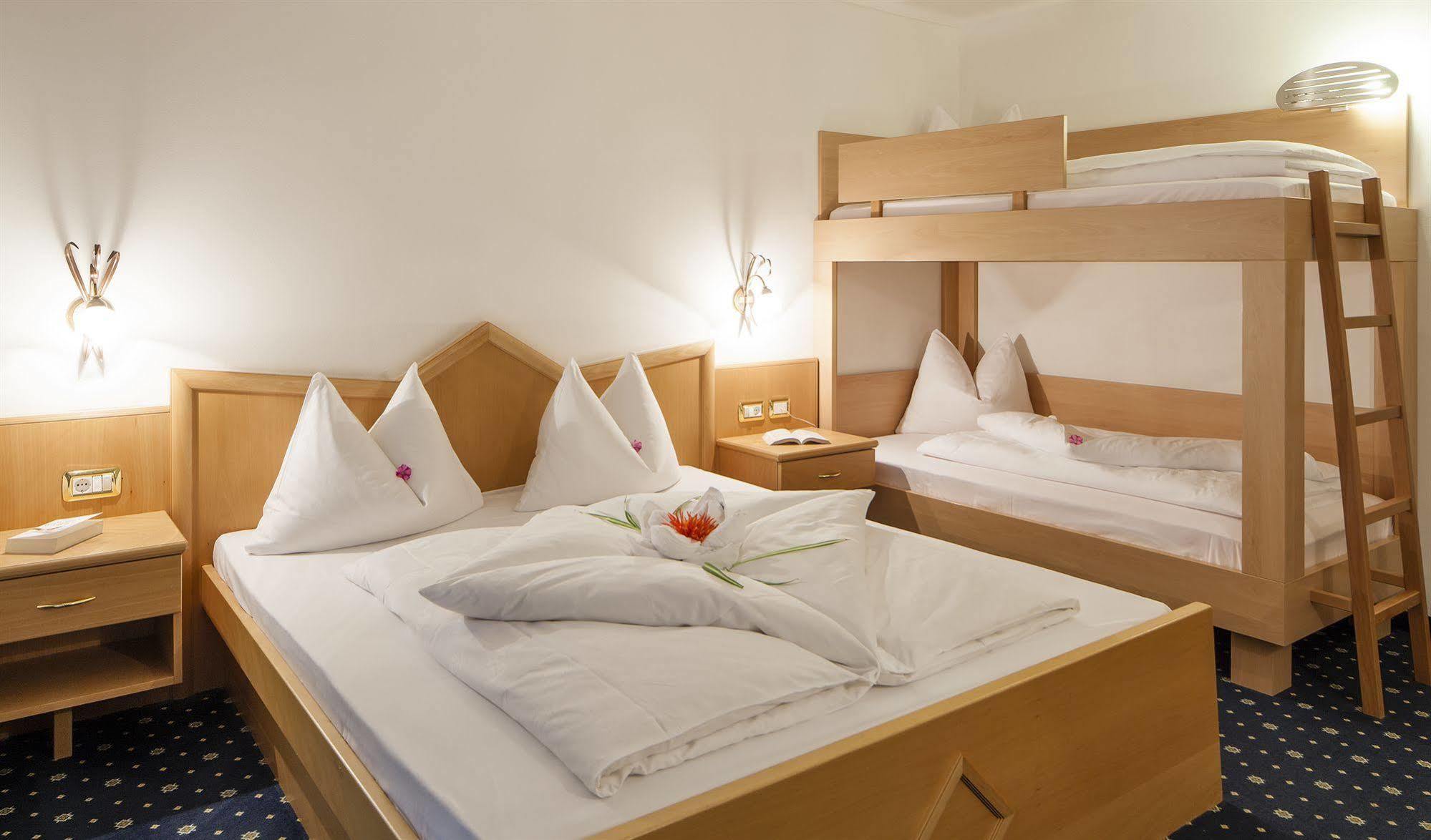 Hotel Bergkristall Brenner Exteriör bild